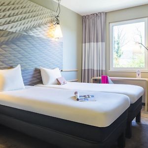 Zimmer mit zwei Einzelbetten